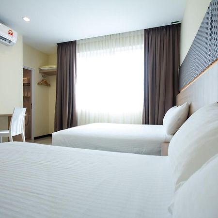 118 Hotel Macalister George Town Esterno foto