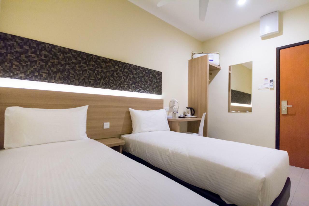118 Hotel Macalister George Town Esterno foto